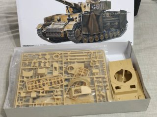 Maqueta Tanque Panzer IV H  Armadura Academy 1:35