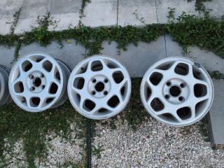Llantas Ford Escort 5 unidades