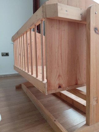 Cuna de madera bebé, mecedora artesanal