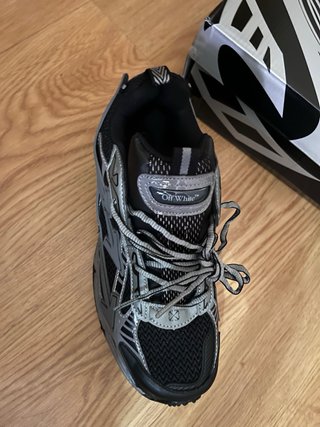 Off-White be right back sneakers