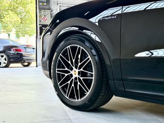 Porsche Cayenne Coupé E-Hybrid Platinum Edition