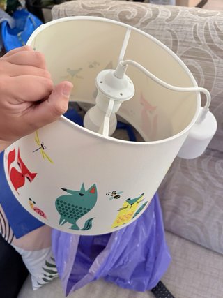 Lámpara infantil IKEA con animales