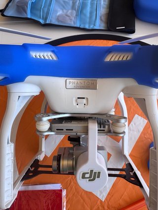 Dron DJI Phantom 3 Advanced + Accesorios