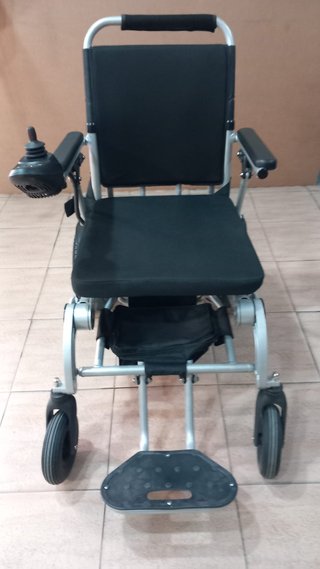 Silla de ruedas eléctrica plegable