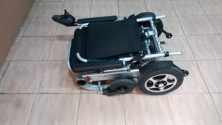 Silla de ruedas eléctrica plegable