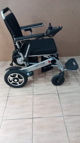 Silla de ruedas eléctrica plegable