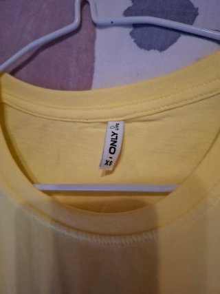 Camiseta amarilla Only T.XS con estampado