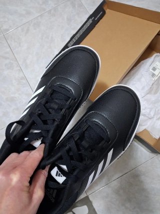 Scarpe Adidas nere e bianche n. 39.5