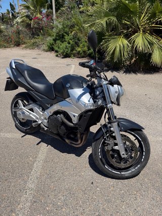 Suzuki GSR 600 Naked