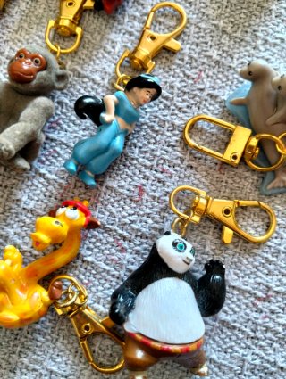 Lote de llaveros de figuras