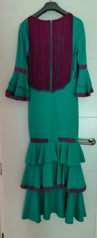 Traje de Flamenca De Licra da desde talla 40 a 44.