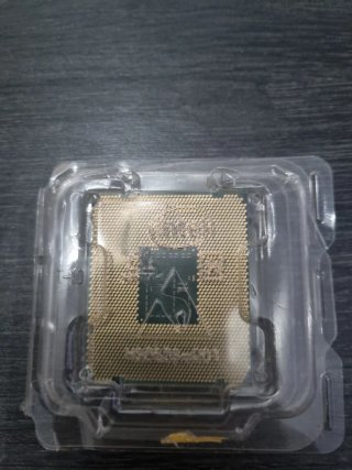 Procesador Intel Xeon SR1XS 2670v3  2.30GHz