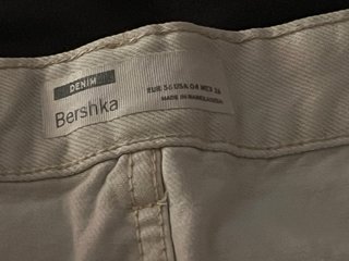 Minifalda vaquera blanca de Bershka