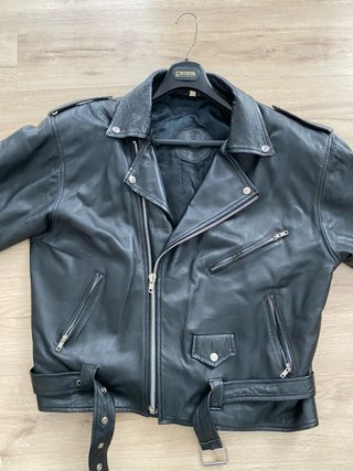 Chaqueta de cuero negra