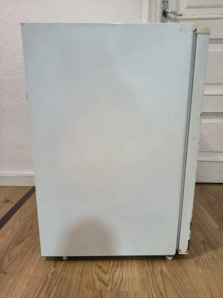 Frigorífico pequeño blanco