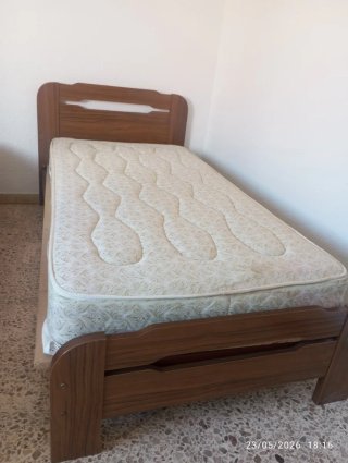 Cama individual madera y colchón