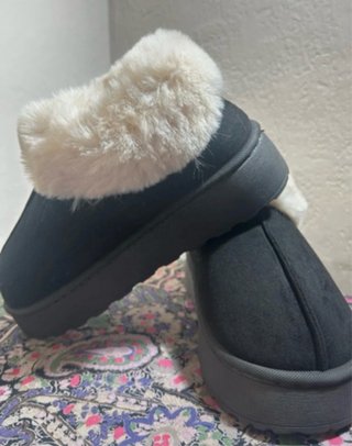 Botas negras con pelo talla 38