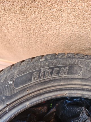 Neumático 185/55 R15 casi nuevo