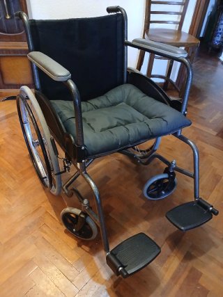 Silla de ruedas plegable