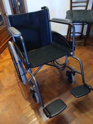 Silla de ruedas plegable