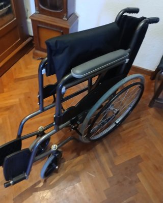 Silla de ruedas plegable
