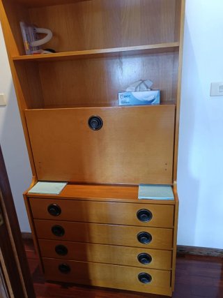 Escritorio madera color sapeli claro