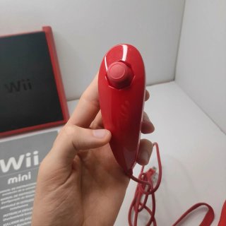 Nintendo Wii Mini Rossa con controller