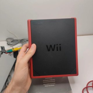 Nintendo Wii Mini Rossa con controller