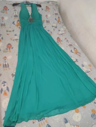 Vestido largo invitada boda verde azulado