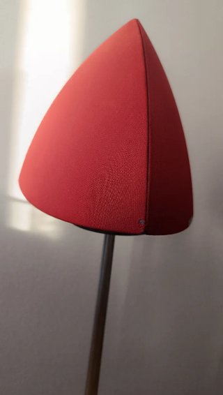 Altavoces Beolab 4 con bases Bang & Olufsen