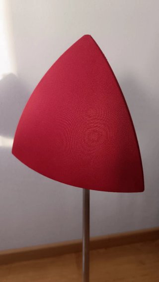 Altavoces Beolab 4 con bases Bang & Olufsen