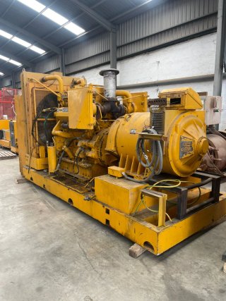 Generador eléctrico Carterpillar + transporte