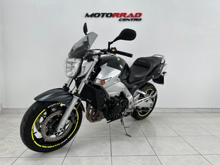 SUZUKI GSR 600