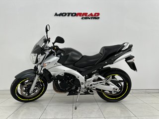 SUZUKI GSR 600