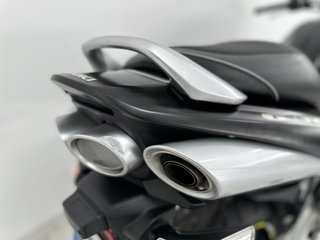 SUZUKI GSR 600