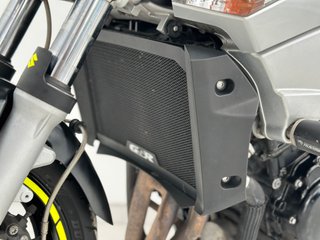 SUZUKI GSR 600