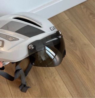 Casco Ciclismo Giro con Gafas Integradas