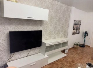 Mueble de comedor blanco y beige