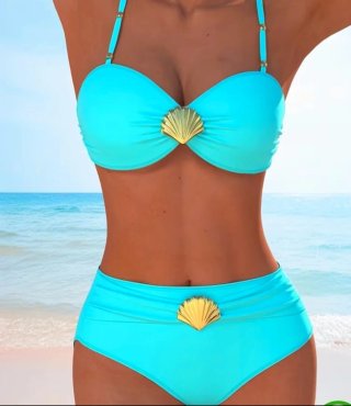Bikini azul con conchas doradas