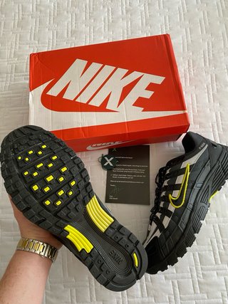 Nike P6000 Negro y Amarillo