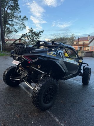 Buggy Can-Am Amarillo Todoterreno