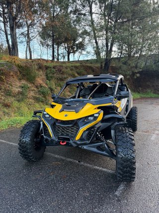 Buggy Can-Am Amarillo Todoterreno