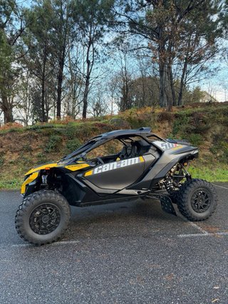 Buggy Can-Am Amarillo Todoterreno