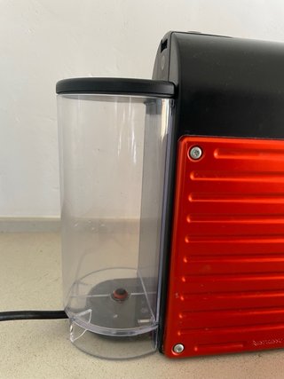 Cafetera Nespresso Krups Pixie Roja