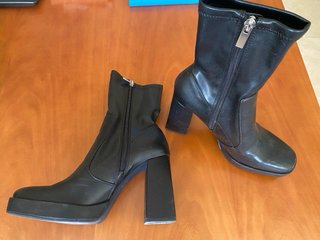 Botines negros tacón alto talla 38