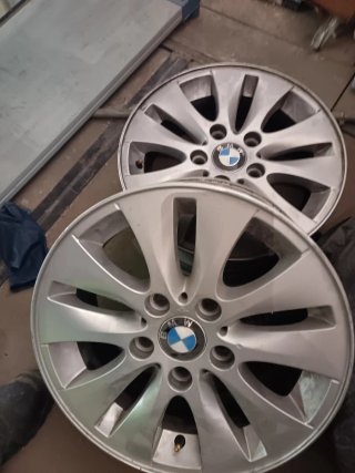 Paragolpes nuevos, llantas neumáticos