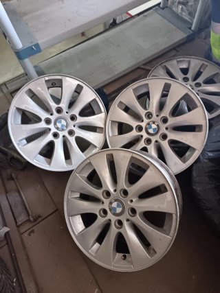 Paragolpes nuevos, llantas neumáticos