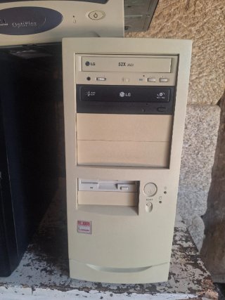 Ordenador Antiguo Gris Multicolor