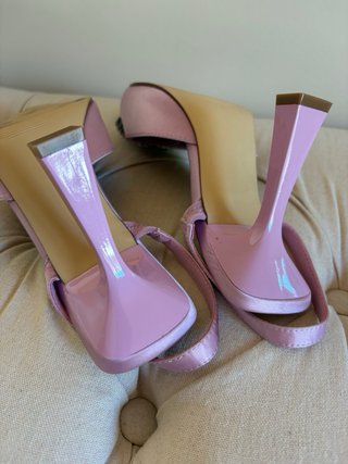 Zapatos rosas Primark con corazón joya