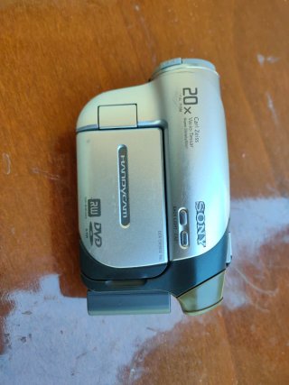 Videocámara Sony Handycam RW DVD